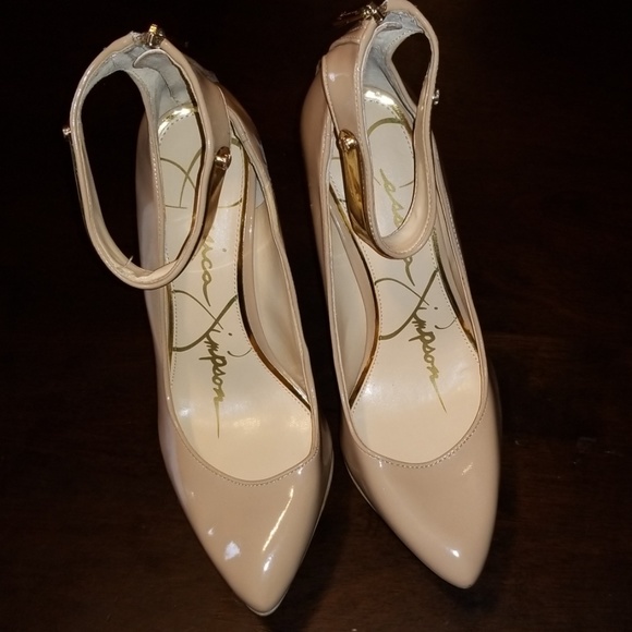 Shoes - Picture 1 of 3